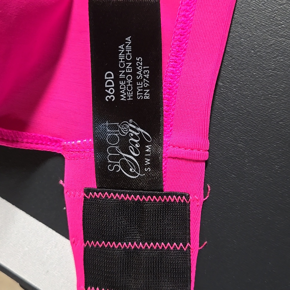 Underwire Swim Top - Picture 8 of 9
